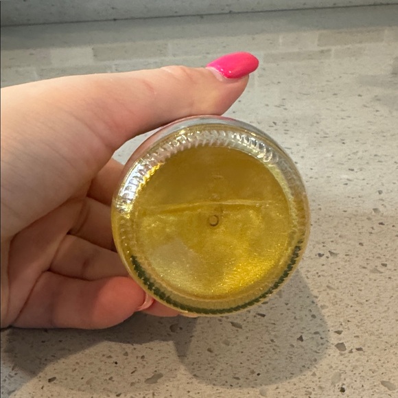 AMINNAH - 24k Gold Glow Vanilla Oil - Picture 5 of 5